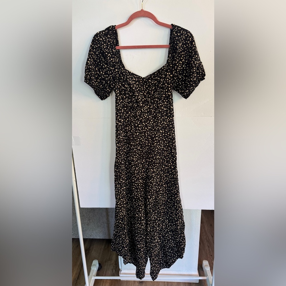 Francesca’s Black Print Romper Size M
Worn once!